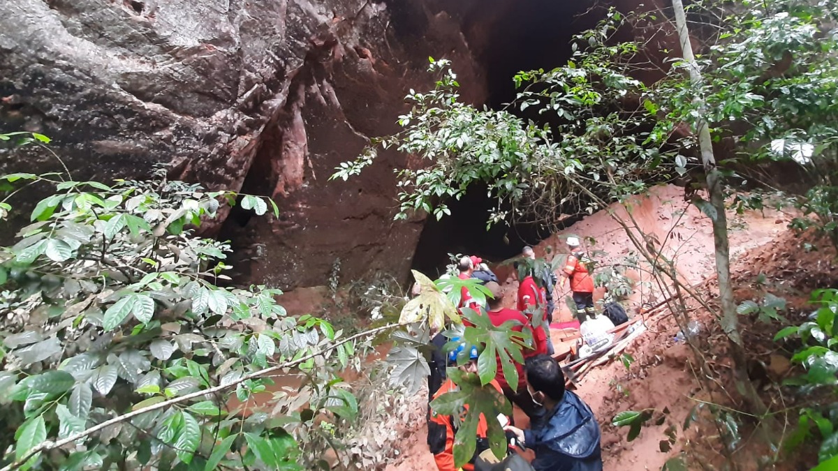 desabamento em gruta