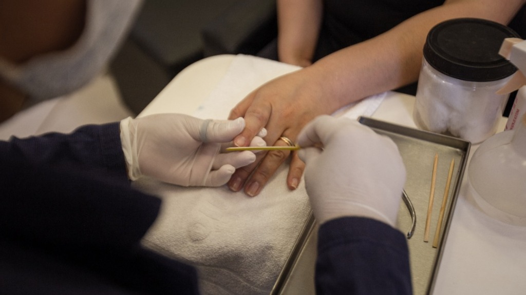 salões de beleza e academias