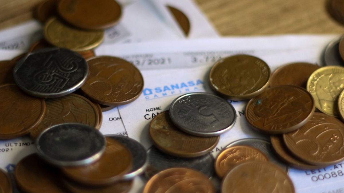 Famílias brasileiras endividadas