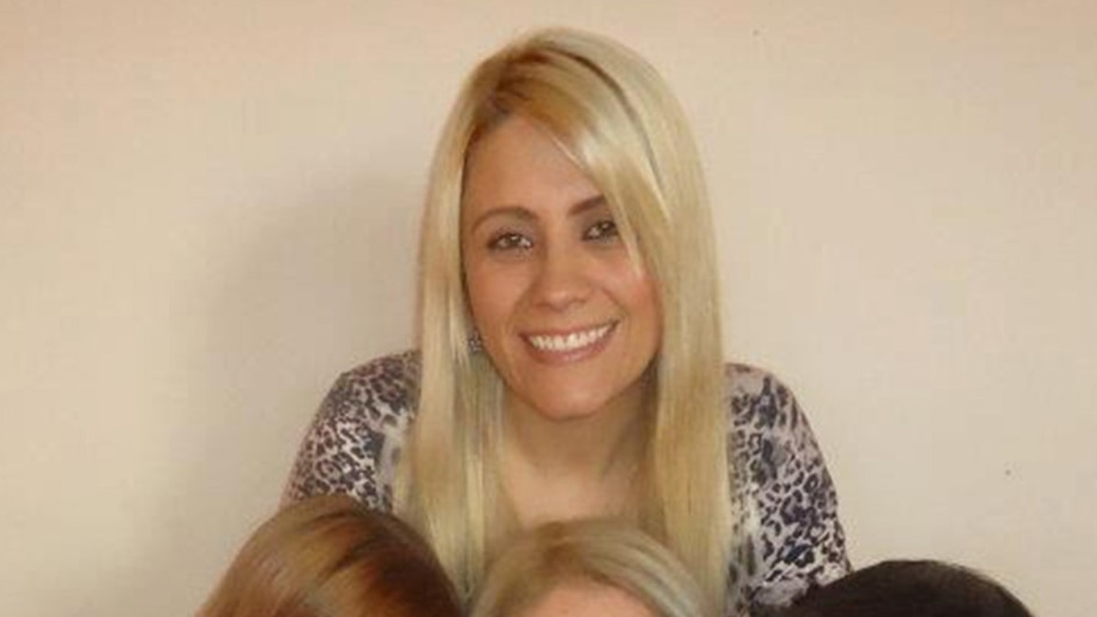 Mulher morta rodovia