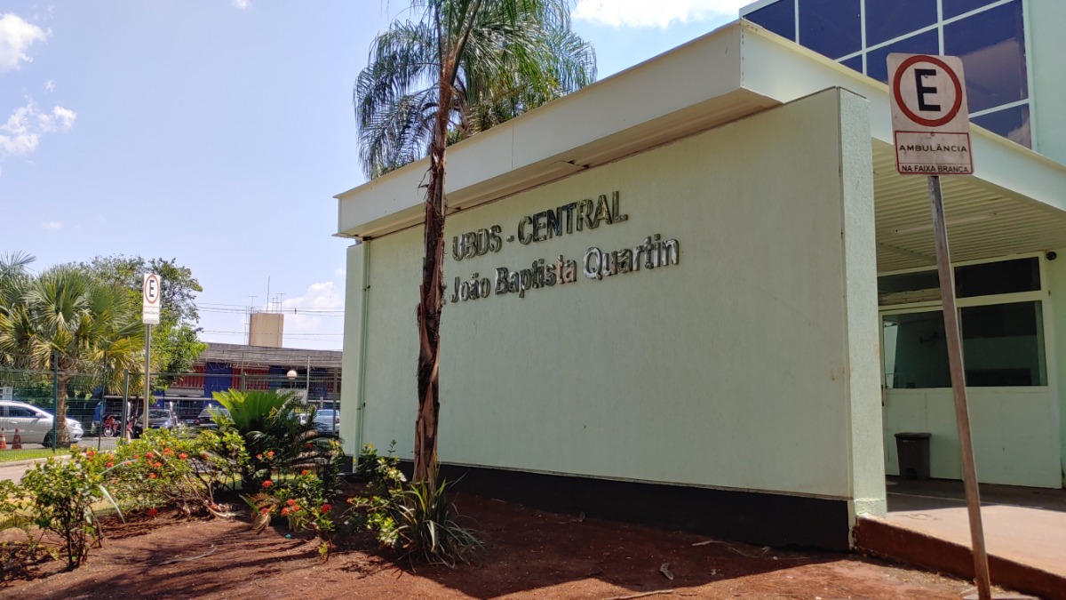 homem morto escolta policial