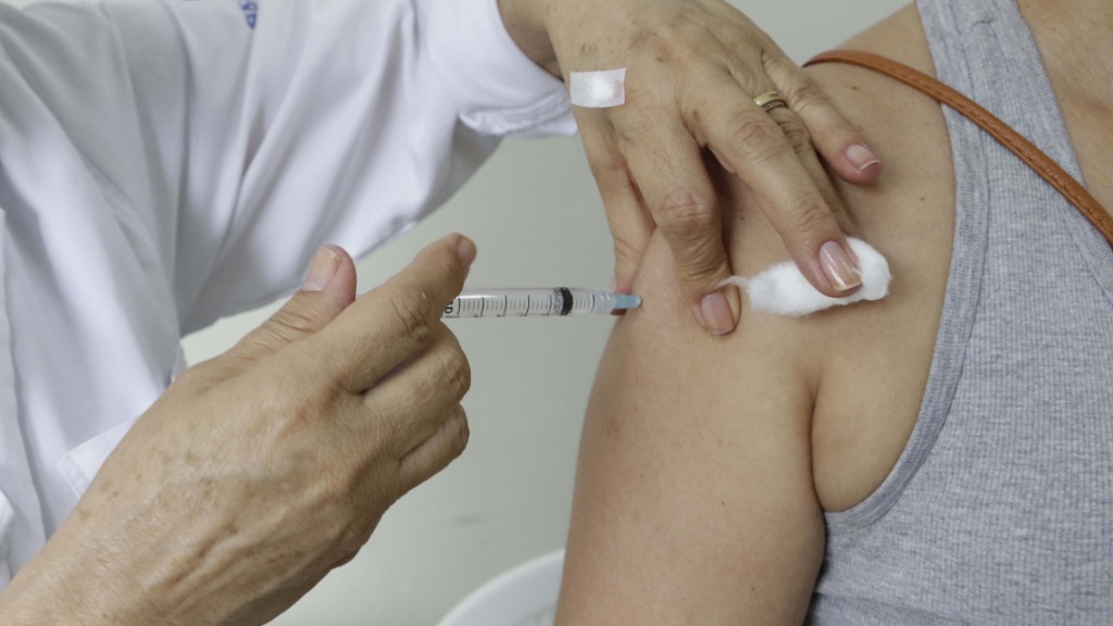 3ª dose profissionais saúde