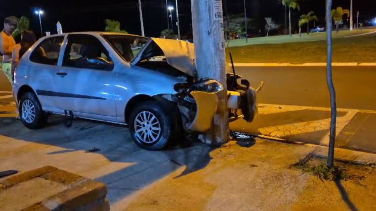 acidente carro Franca