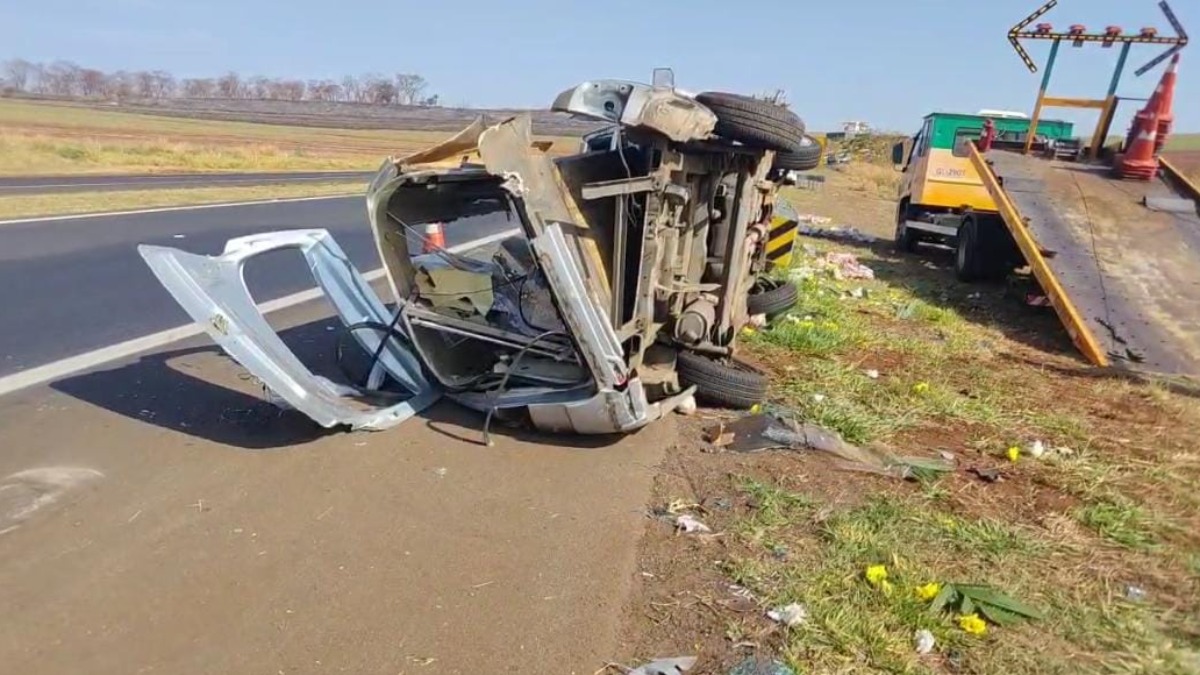 Carro funerário capota