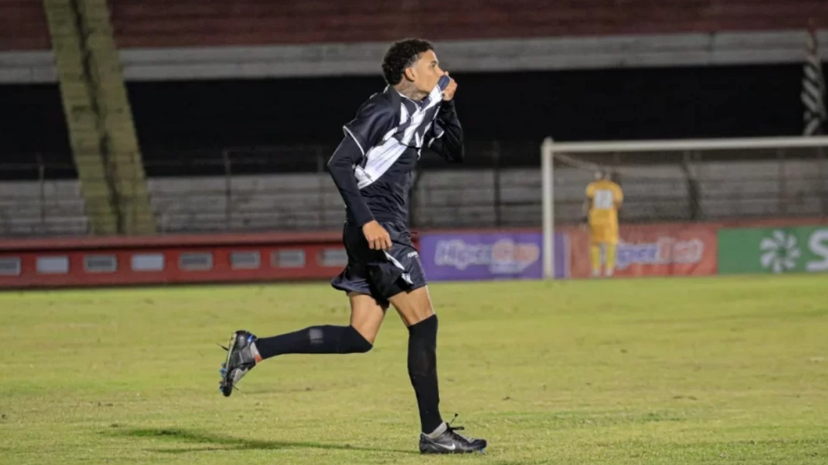 atacante Marcelo Comercial