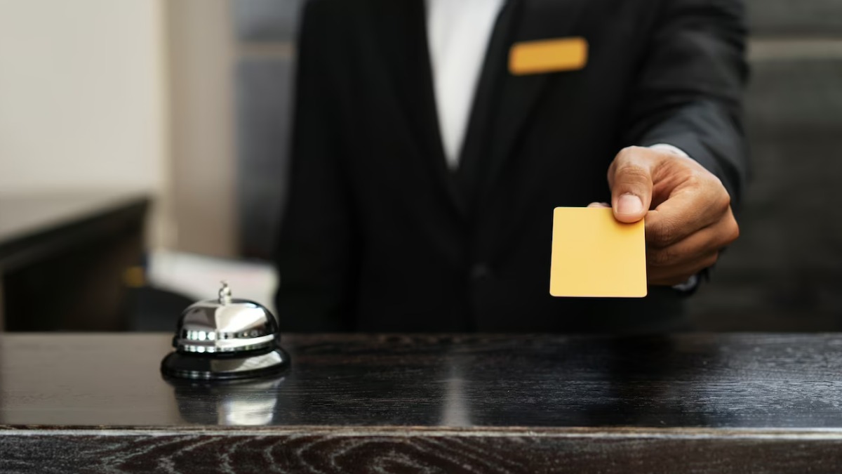 regras check-in check-out hotéis