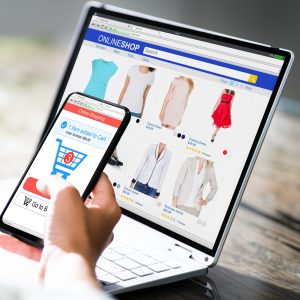 Compras online crescem com renda e acesso ao crédito, aponta pesquisa da Serasa