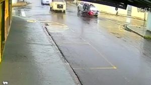 Mulher morre em acidente entre moto e carro em Franca; primeira morte no trânsito de 2026