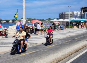 Patinetes, monociclos, bicicletas elétricas, pequenas motos e ciclomotores são veículos de micromobilidade