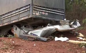 Acidente com carreta esmaga cabine e mata motorista na Rodovia Deputado Cunha - Reprodução/EPTV