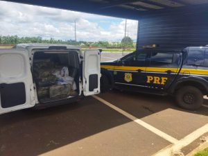 PRF apreende mais de meia tonelada de maconha que seria entregue em Igarapava (SP) - Divulgação/PRF